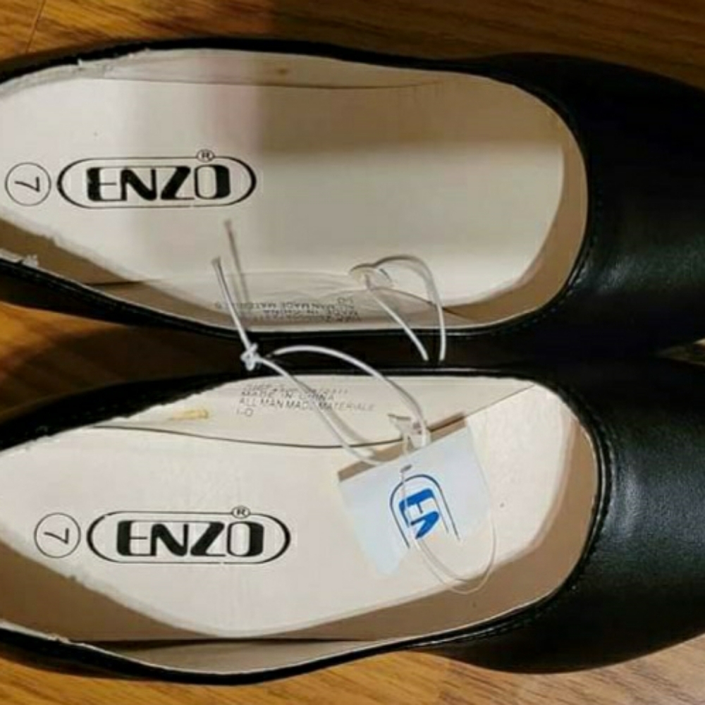 NEW Enzo High Heels size 7
